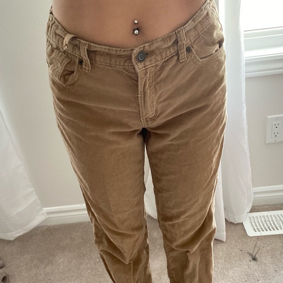 OLD NAVY CORDUROY STRAIGHT LEG PANTS 👖
excellent condition!!! no fading - Picture 3 of 3